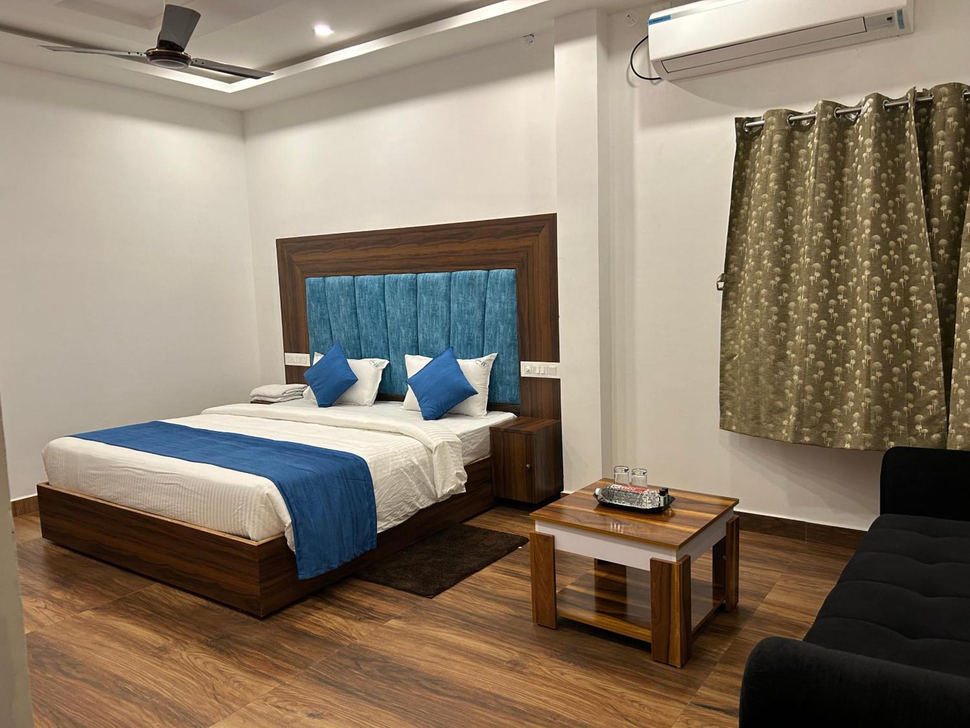 Lalitha Karunya Residency A/C Hotel Bāpatla Buitenkant foto